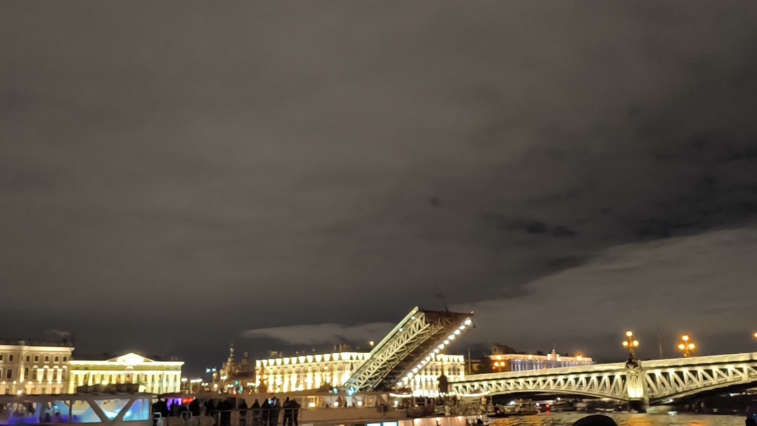 Пять разводных мостов - на теплоходе с гидом (Вадим)