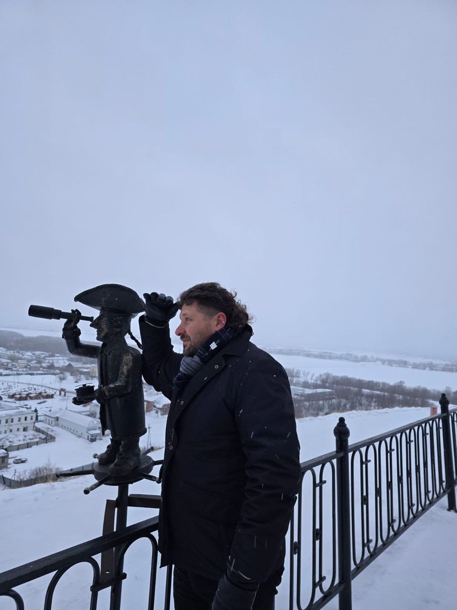 День нашей экскурсии пришелся на достаточно серьезную метель, сильный ветер и не весеннюю температуру на улице
