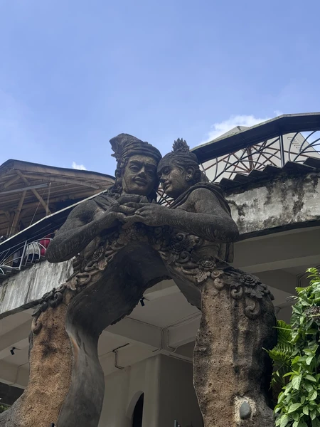 замечательная экскурсия от великолепного гида Мади! Мы проехали 10 часов с юга на север, увидев водопад