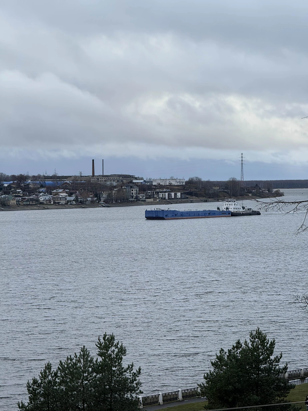 Возвращаясь домой, вспоминали рассказанное. Многое осталось в памяти. Аутентичные названия - сковородка, Костромка… альтернативная история про
