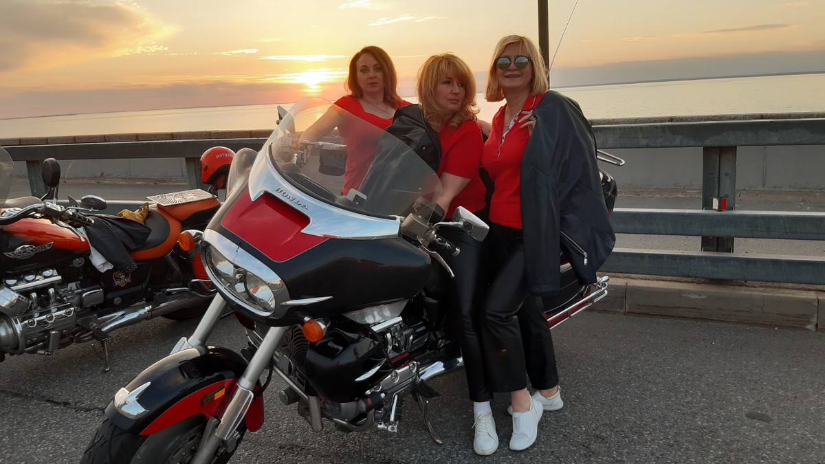 В Кронштадт и Петергоф — на мотоциклах (10/16)