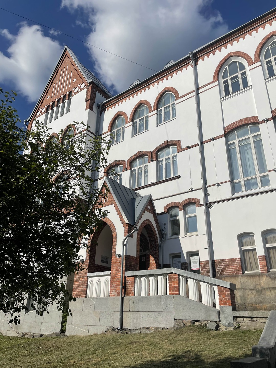 Светлана - прекрасный гид, ее рассказ наполнен любовью к городу, традициям, истории. Так приятно слушать ее