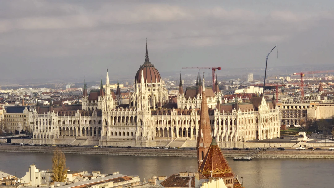 Неспешная и очень увлекательная трехчасовая прогулка по городу. Особенно хочу отметить гида Елену… человек с огромным