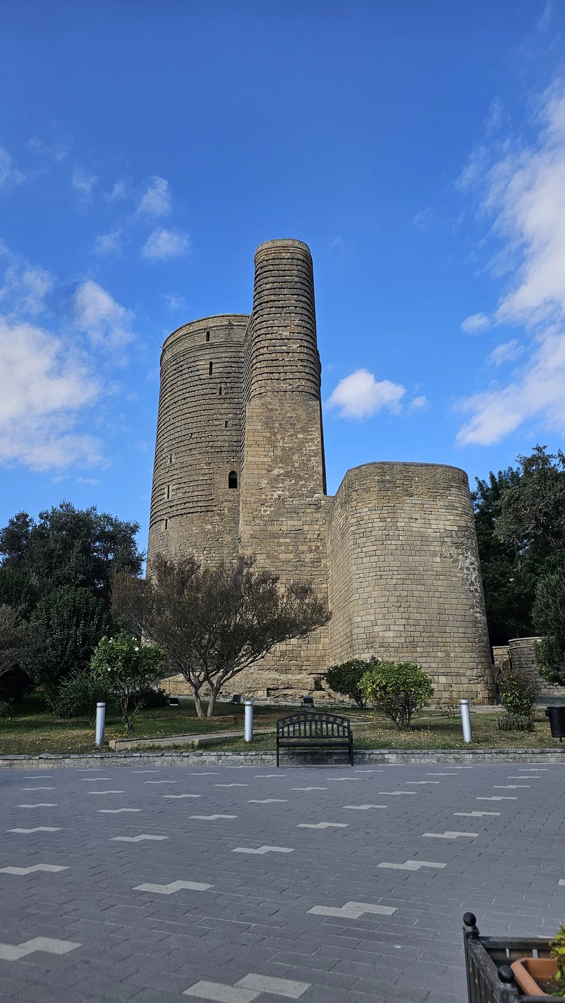 С гидом очень повезло. 4 дня прошли в экскурсиях (кажется, это лучший показатель, как оценка)