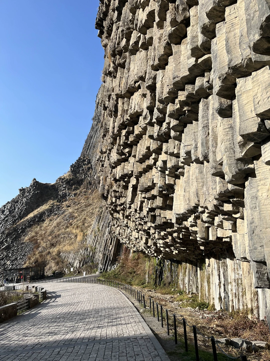Тур прошел замечательно! Все понравилось! От организационных моментов, до содержательных и очень интересных экскурсий
