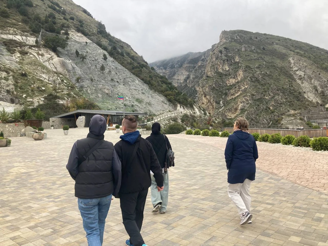 Экскурсия оправдала ожидания. Больше всего впечатлил Сулакский каньон и прогулка на катерах. Для любителей умеренного и