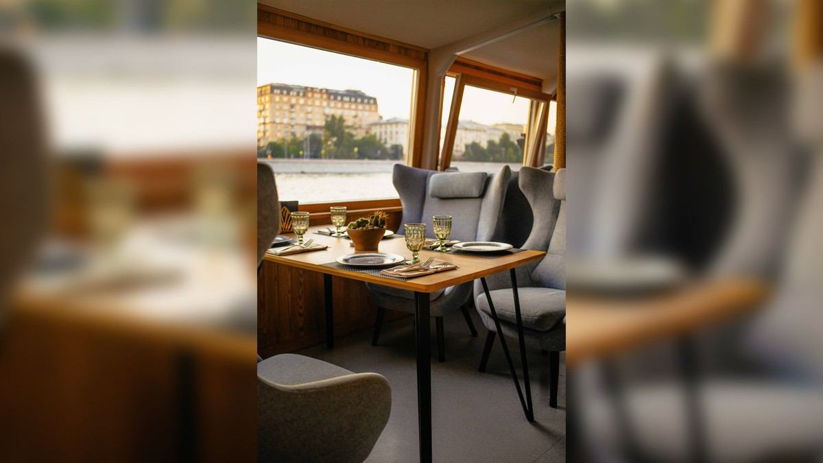 От Крымского моста — на дизайнерском теплоходе (11/13)