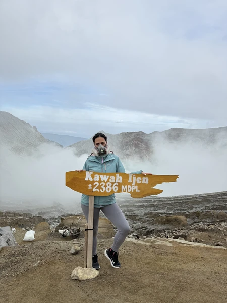 Вулкан Иджен: ночное восхождение и спуск в кратер (мини-группа) (Екатерина)