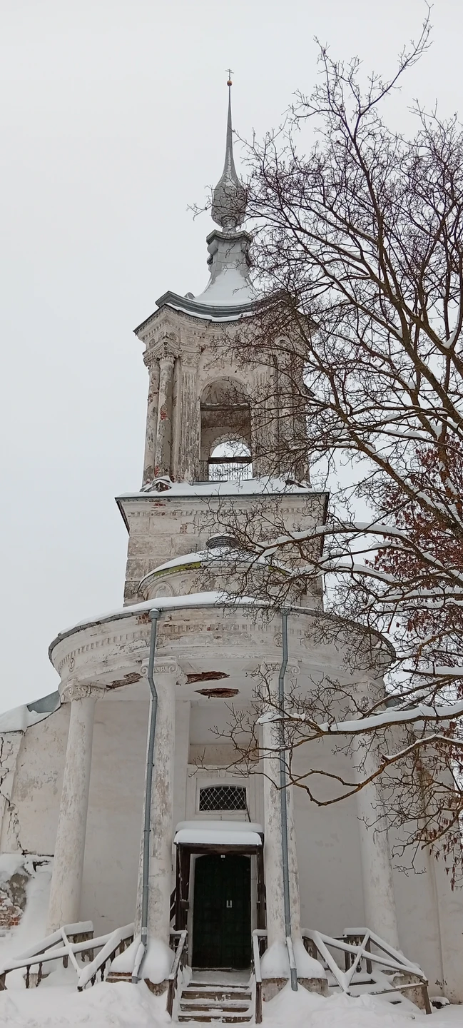 Прекрасная экскурсия и прекрасный экскурсовод. Провели, в том числе, по таким местам, которые бы сам и не нашёл бы