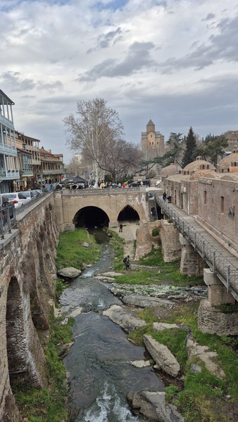 Нам очень понравилась экскурсия. Костя это человек, который очень любит свой город. Нам было интересно, красиво и вкусно. Всем рекомендую 👍