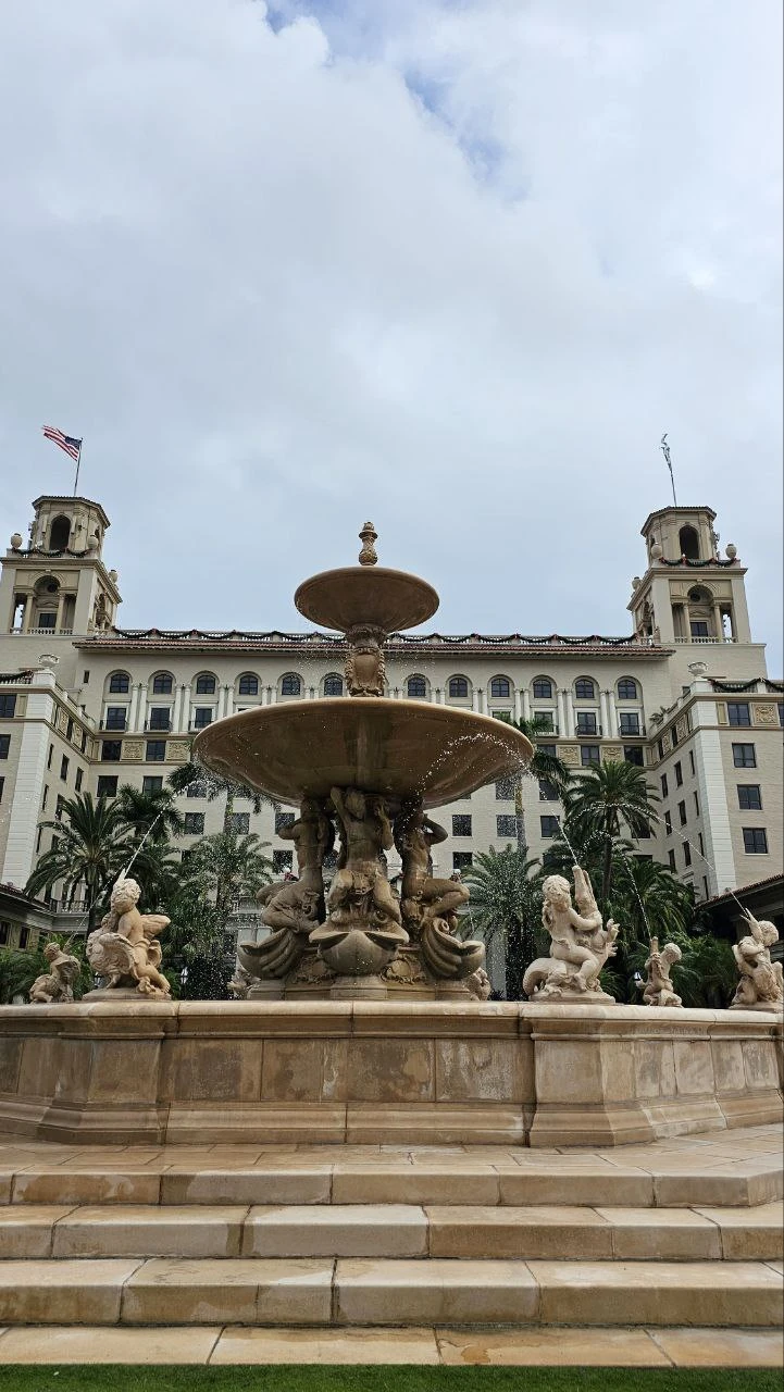 Вернулись к Артему, на этот раз на экскурсию по Палм-Бич и традиционно не пожалели:)