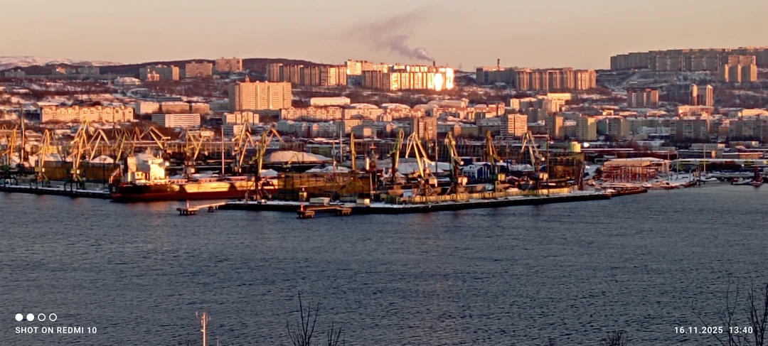 Ой, ребята, конечно я советую всем посетить эту экскурсию. Максим, супер гид, супер рассказчик. Интересные факты