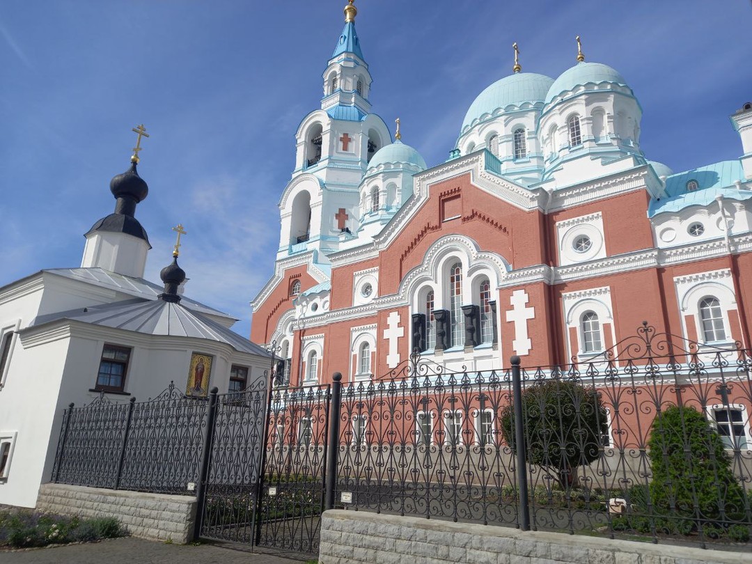 Это не просто трансфер до Валаама, а интересная, живая, не перегруженная нудной энциклопедичностью экскурсия. Шхеры прекрасны