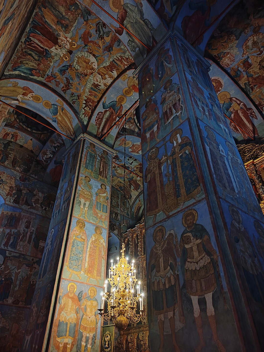 Прекрасная экскурсия и по организации и по наполнению! Приехали из Петербурга на январские праздники, начав знакомство