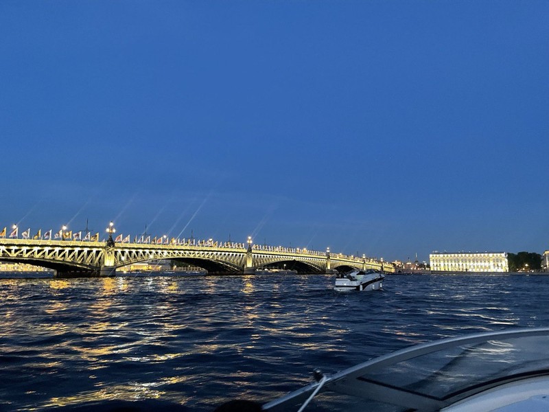 Фото к экскурсии Феерия разводных мостов в Петербурге