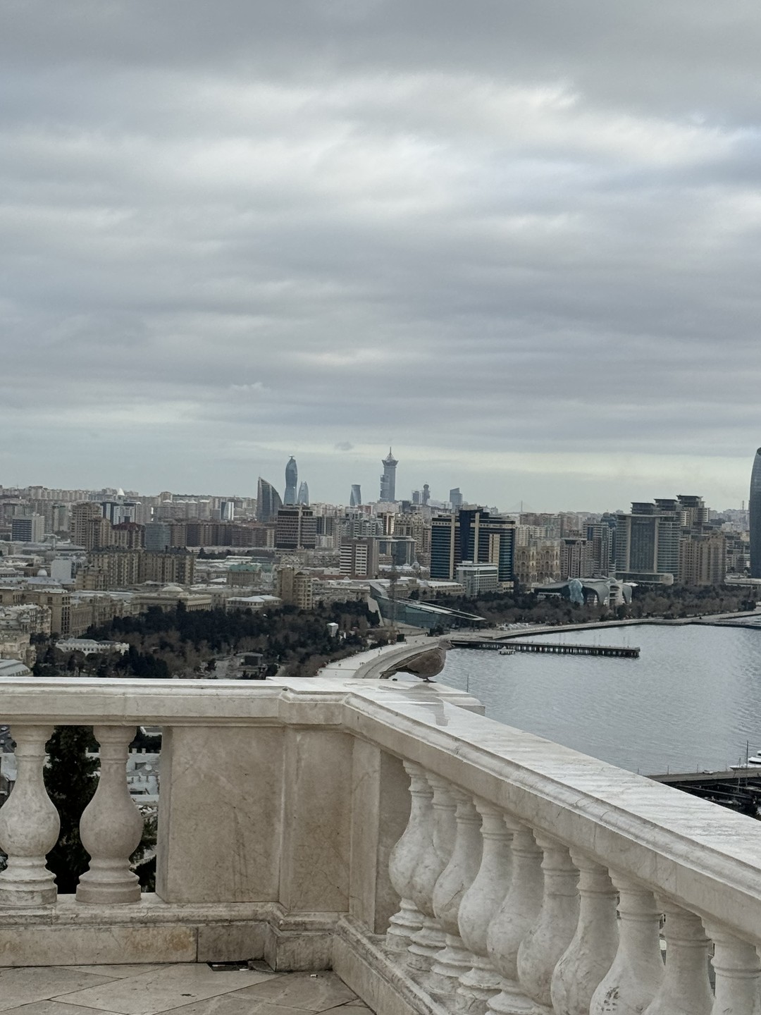 Обзорная автопешеходная экскурсия по Баку (Владий)