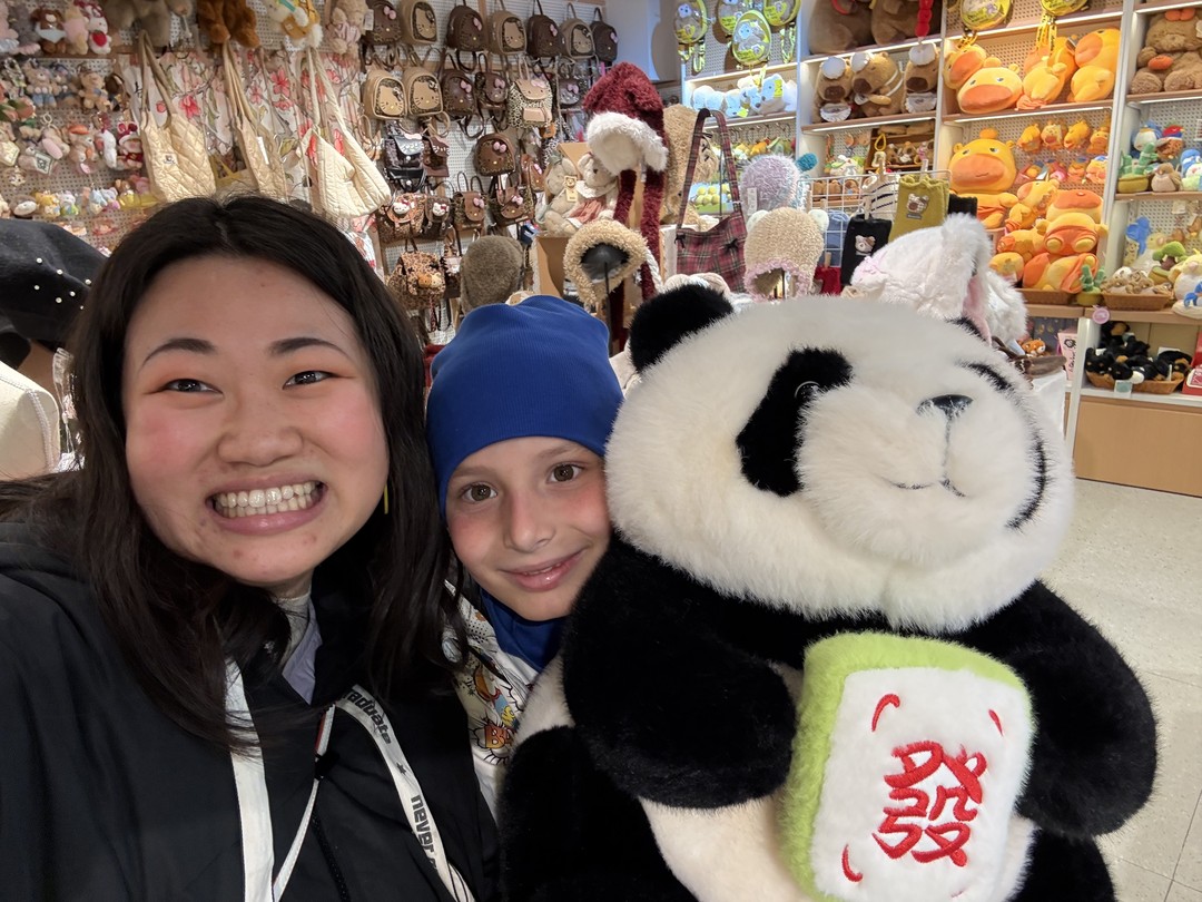 София нас просто потрясла,она такая добрая,веселая,хорошо знает все тайные красивые локации,настолько интересной экскурсии мы не ожидали