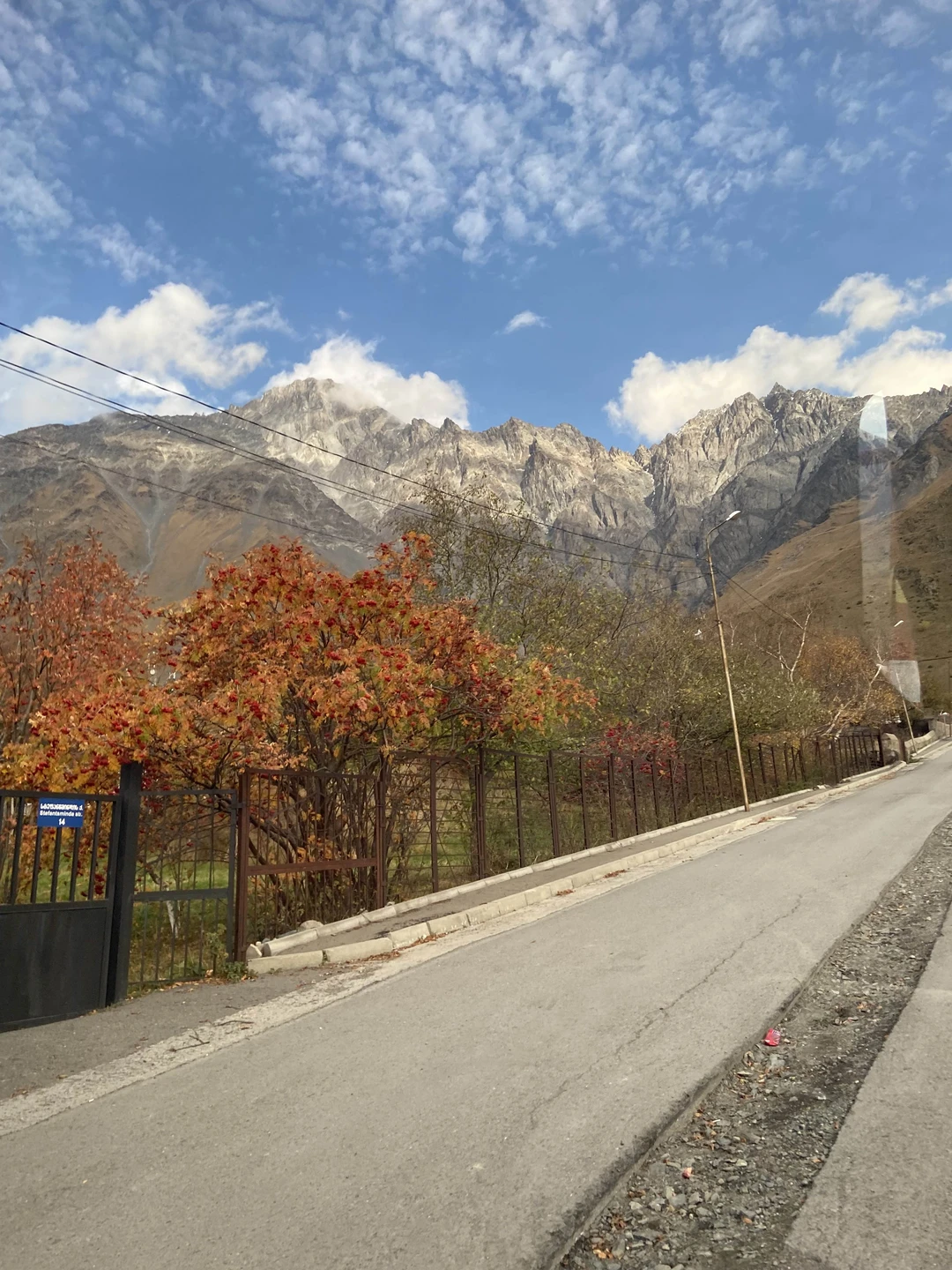 Поездка на целый день, насыщенно как по информации, так и по видам.