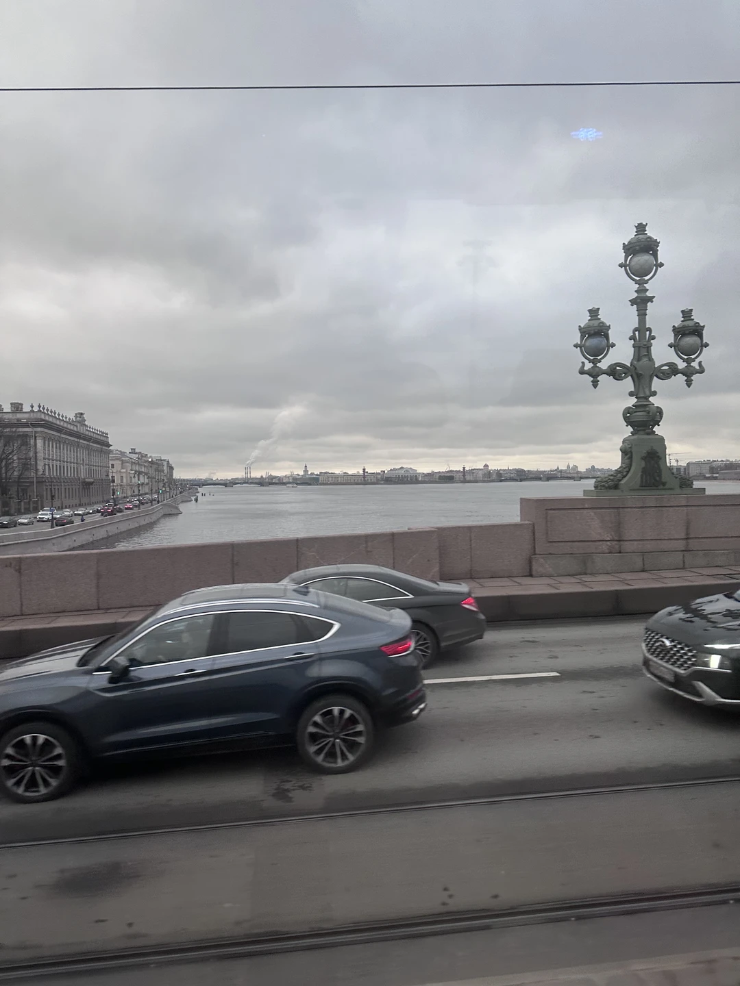 Очень было интересно, всё доходчиво рассказывала девушка, отвечала на все вопросы, беседы были с юмором) уделяла