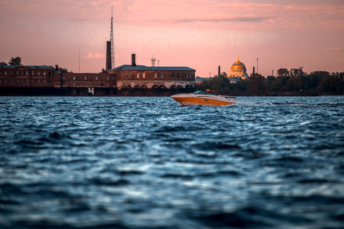Экскурсия Форты Кронштадта на водной прогулке
