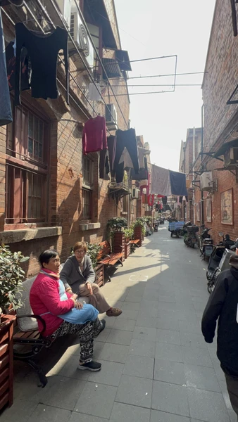 Экскурсия прошла очень интересно и насыщенно. Анна рассказывала много исторических событий: о стране, городе, отвечала на