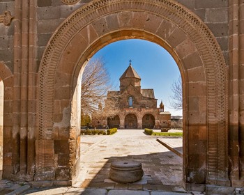 Эчмиадзинский монастырь и Хор Вирап