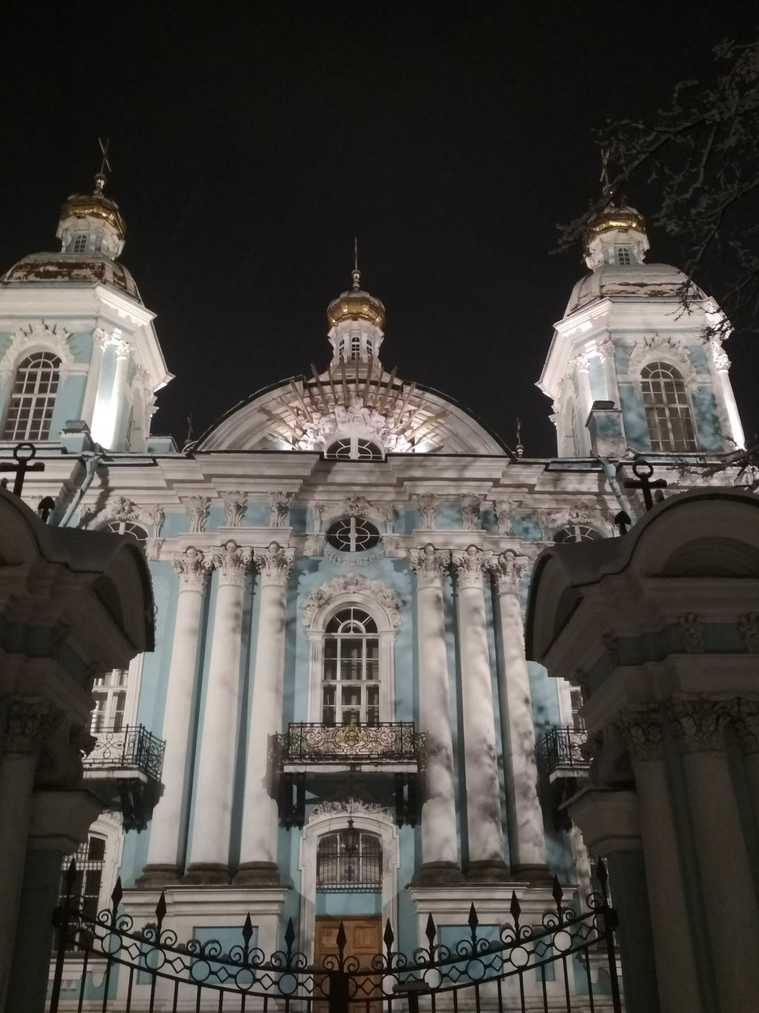 Добрый день! Вчера побывали на экскурсии. Всё прошло замечательно, начиная со встречи. Погода была,,нелётная,,. Но экскурсовод