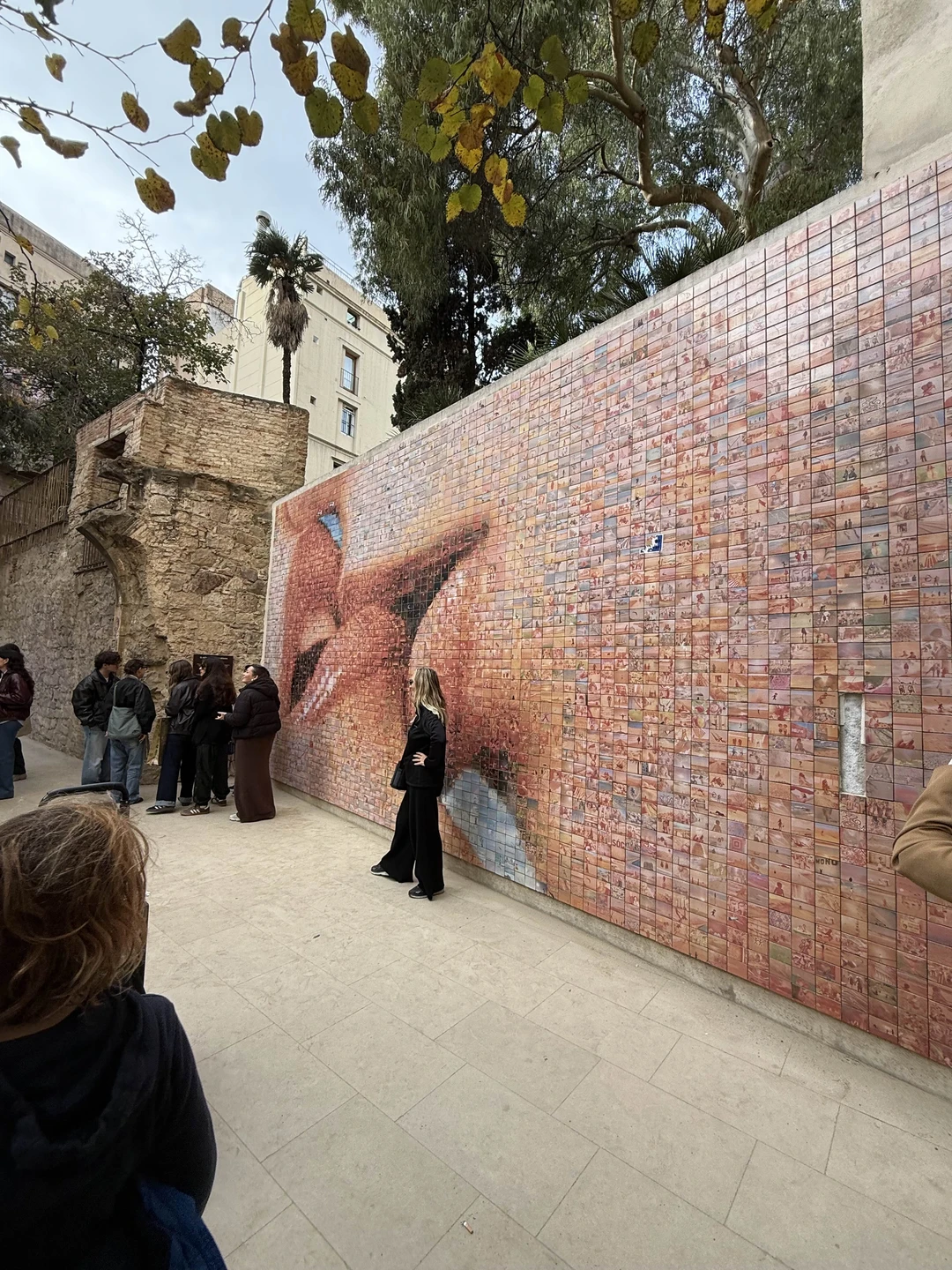 Александр действительно большой знаток истории, к тому же интересный собеседник, может легко подстроиться под запрос и