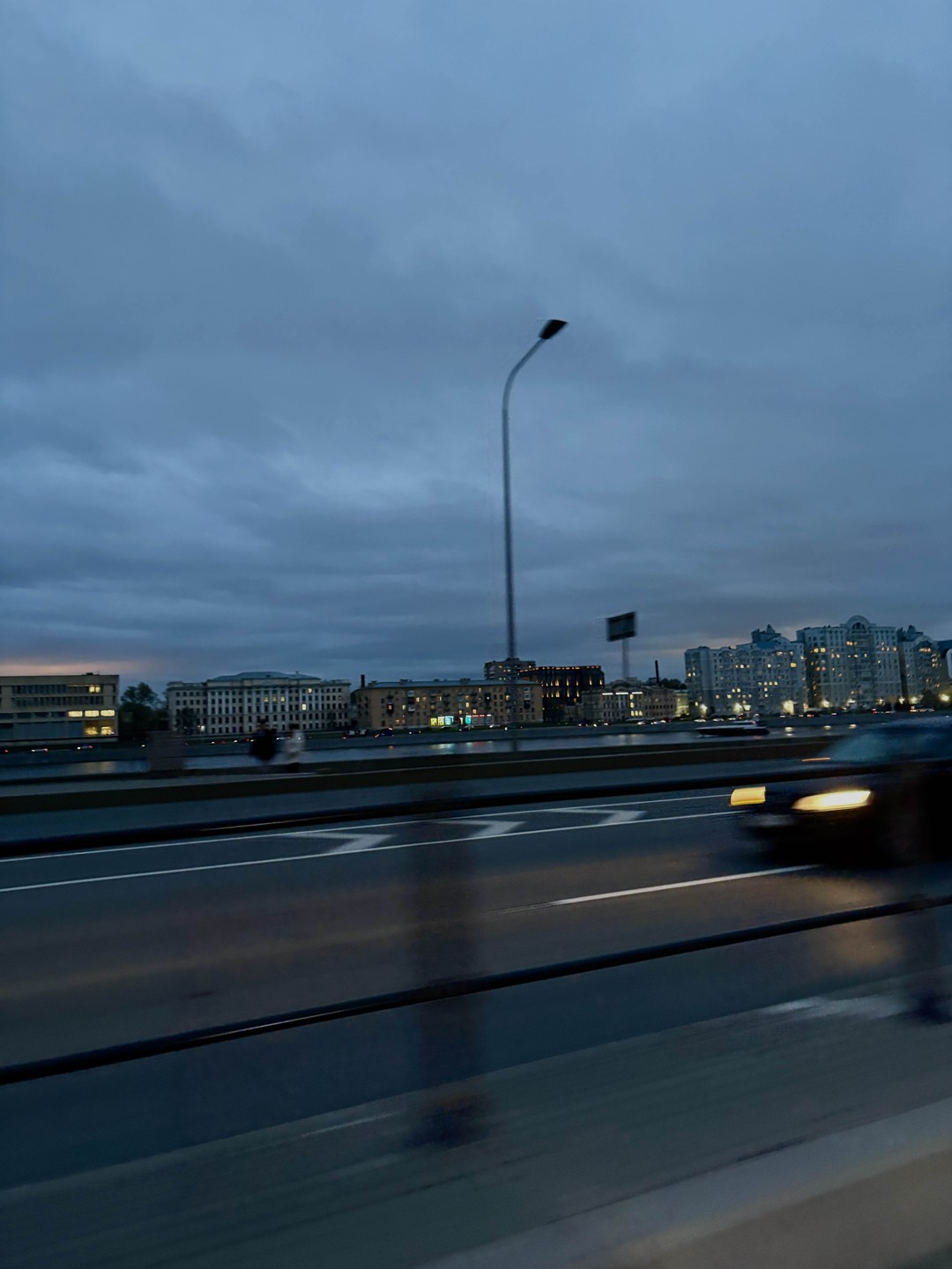 На мотоцикле по вечернему Питеру или к разводным мостам (Карина)