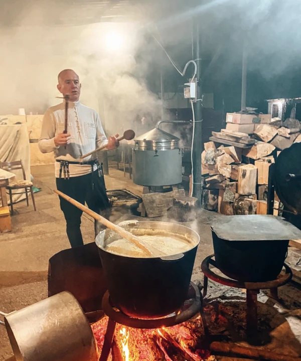 Новый год по-абхазски: душевное застолье с развлекательной программой и лучшие локации