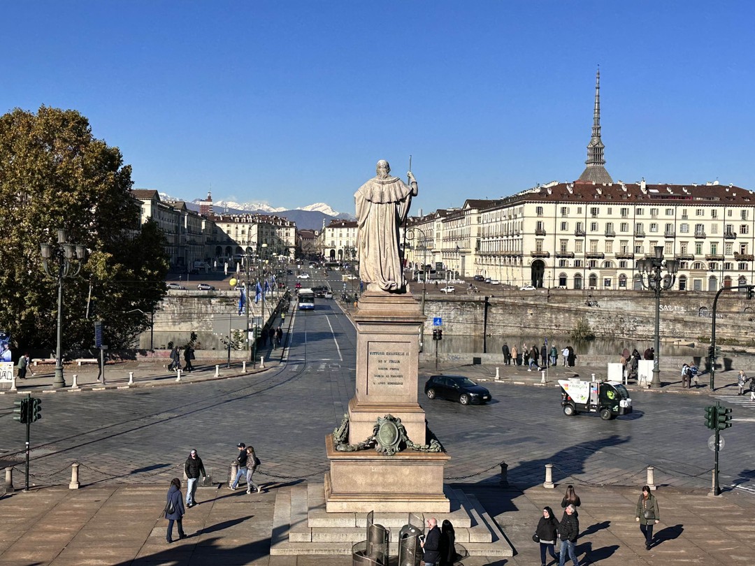 Мы гуляли с Кристиной еще в ноябре. Посетили все основные точки. Формат подачи легкий - непринужденная