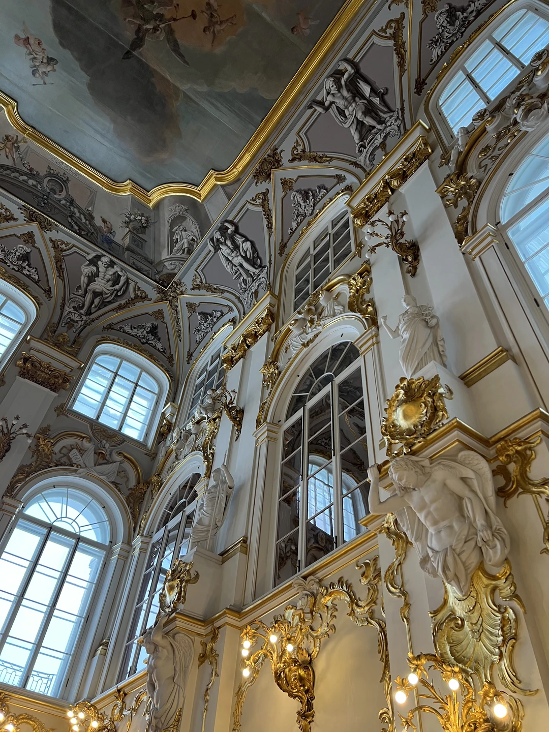 Эрмитаж: самое важное за 2 часа в мини-группе (билеты без очереди включены) (Мария)