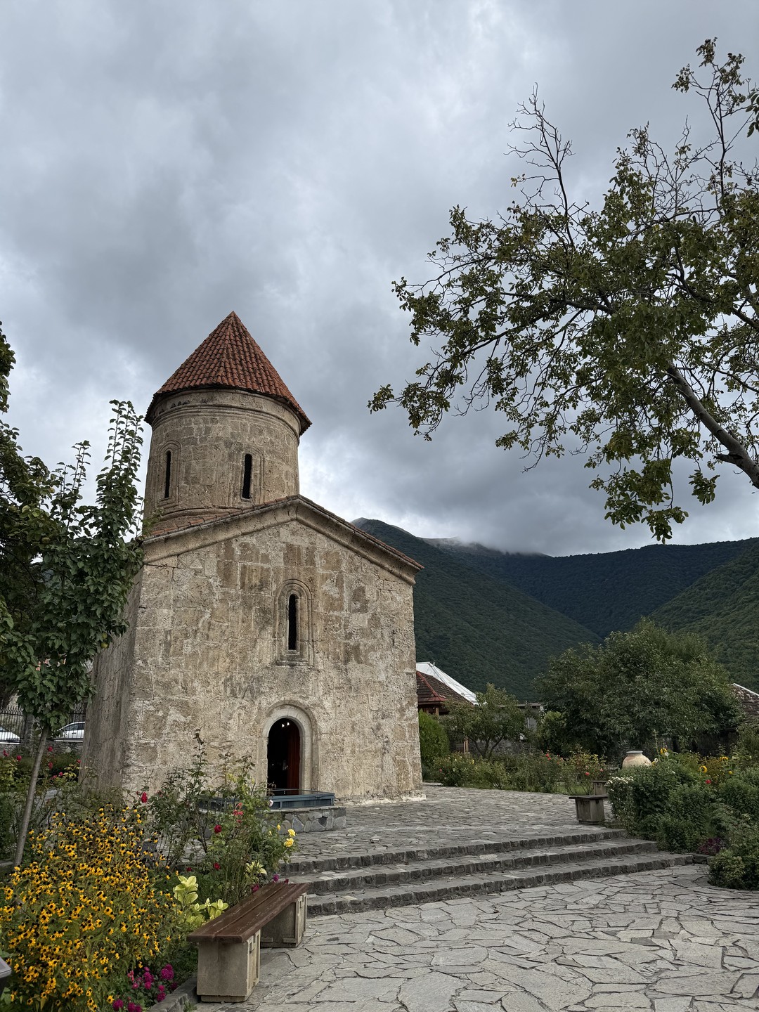 Ездили вместе с подругой на экскурсию, остались в полном восторге! Очень советуем брать, и в целом