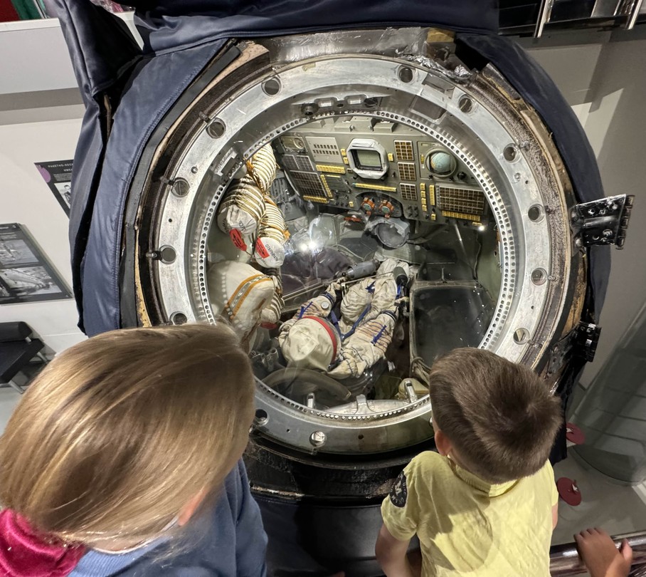 Одна из лучших детских экскурсий! Огромное спасибо экскурсоводу Кире!