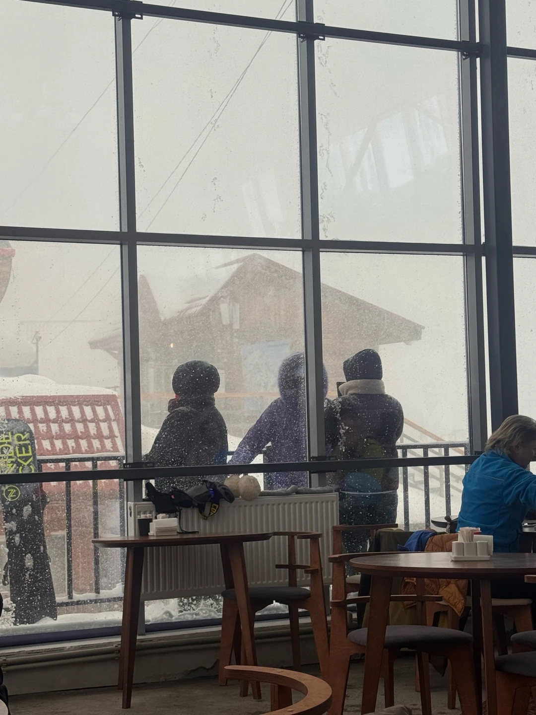 Если вы закажете экскурсию на Эльбрус с прекрасным гидом Борисом - будьте уверены вас окружат заботой