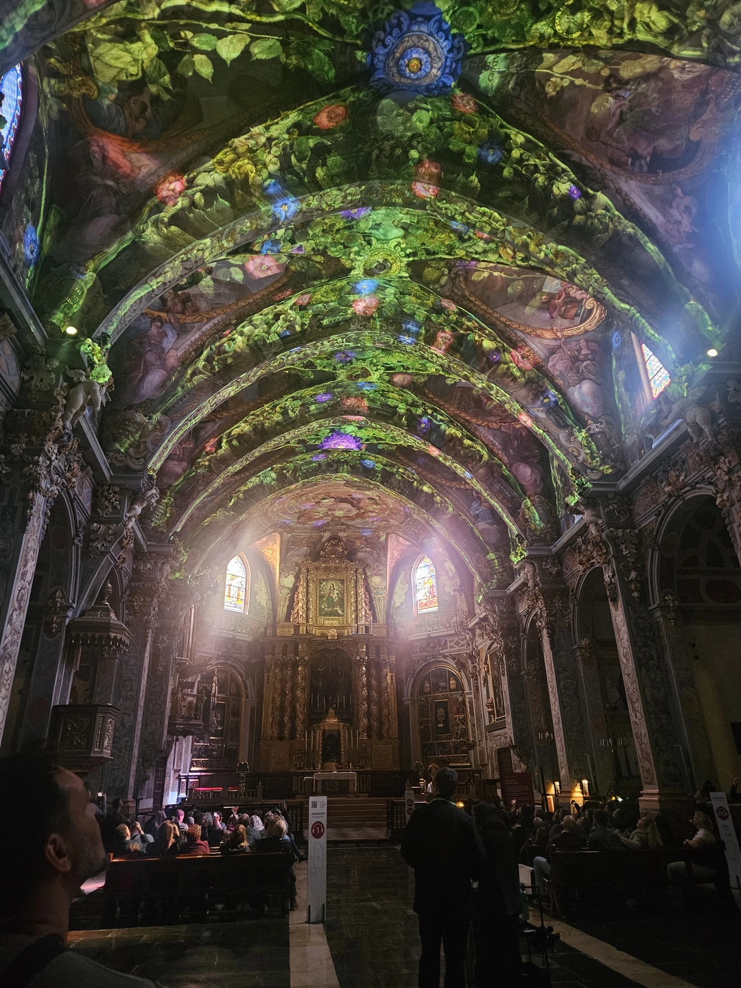 Очень познавательная и интересная экскурсия! Сразу видно, что Александра знает свое дело. Слегка изменили маршрут и