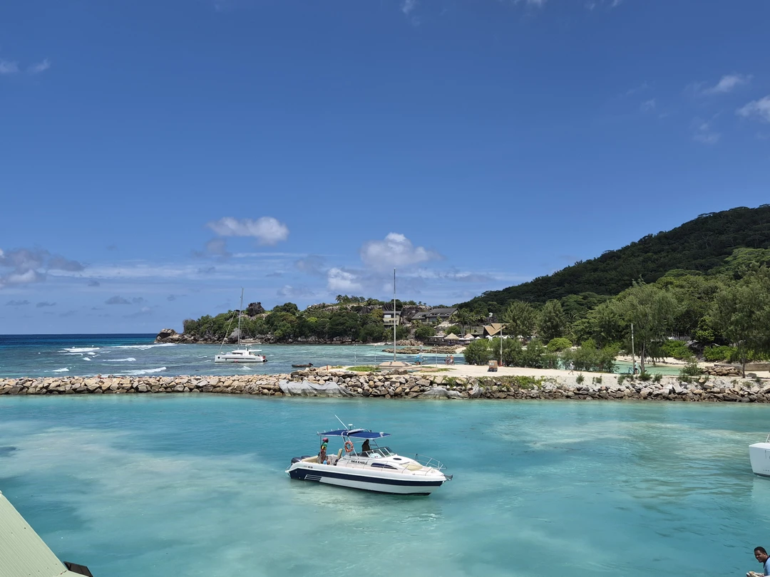 Всё прошло отлично! Во-первых, если Вам достанется гид Екатерина, значит Вам уже повезло!!! Молодая, активная, зажигательная