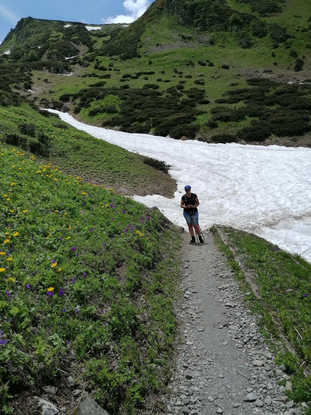 Ходили с женой на Бзерпинский карниз 22.06.23. Отличный поход! Гид Влад держал наш темп, не торопил