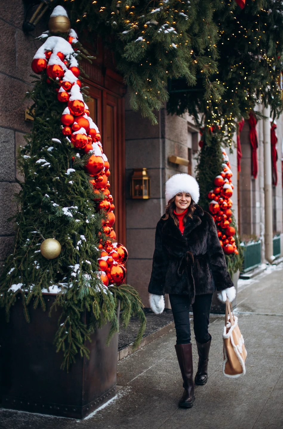 Благодарю Марину за волшебную зимнюю фотосессию в Петербурге! Фотографии получились красочные, яркие и очень красивые! Съемка