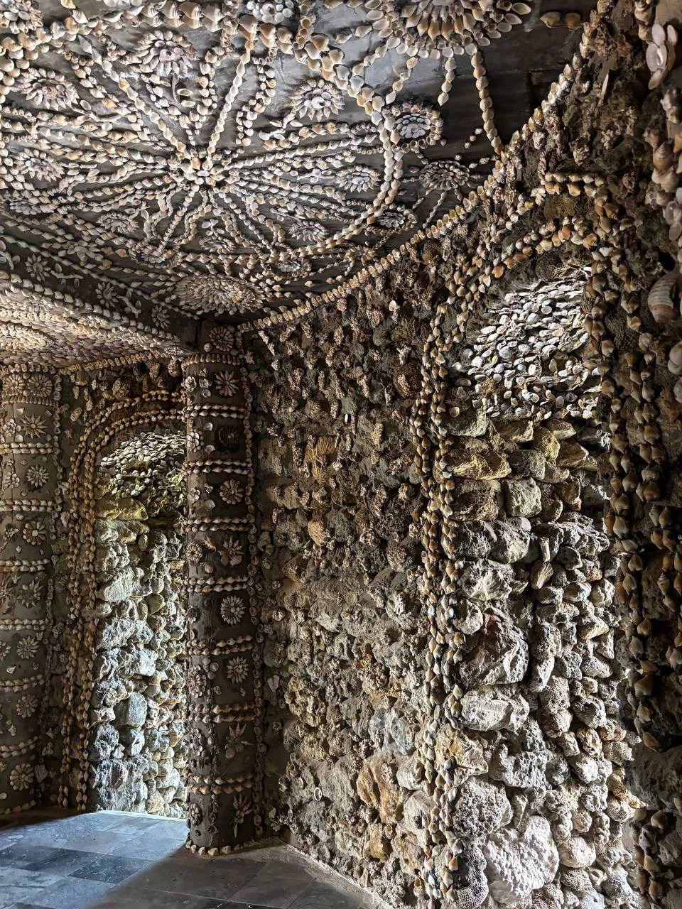 3 декабря 2025 года ездили с Вадимом на авторскую экскурсию в Фанранг. Экскурсия оставила самые положительные