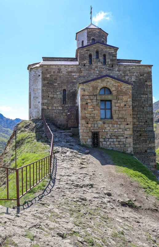 Экспресс-тур по Карачаево-Черкесии: исследуем Домбай и Архыз в мини-группе