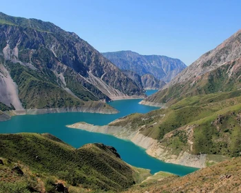 Прогулка в горах, пикник на Токтогульском озере