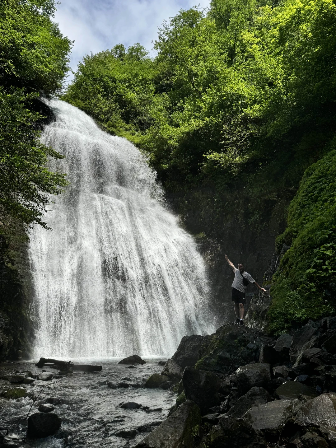Впечатления от поездки только самые положительные. Специально выбирали экскурсию только на водопады. Все максимально удобно: комфортная