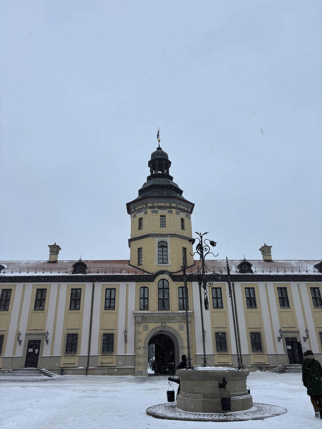 Трансфер из Минска в Мирский и Несвижский замки (туда-обратно) (Ольга)