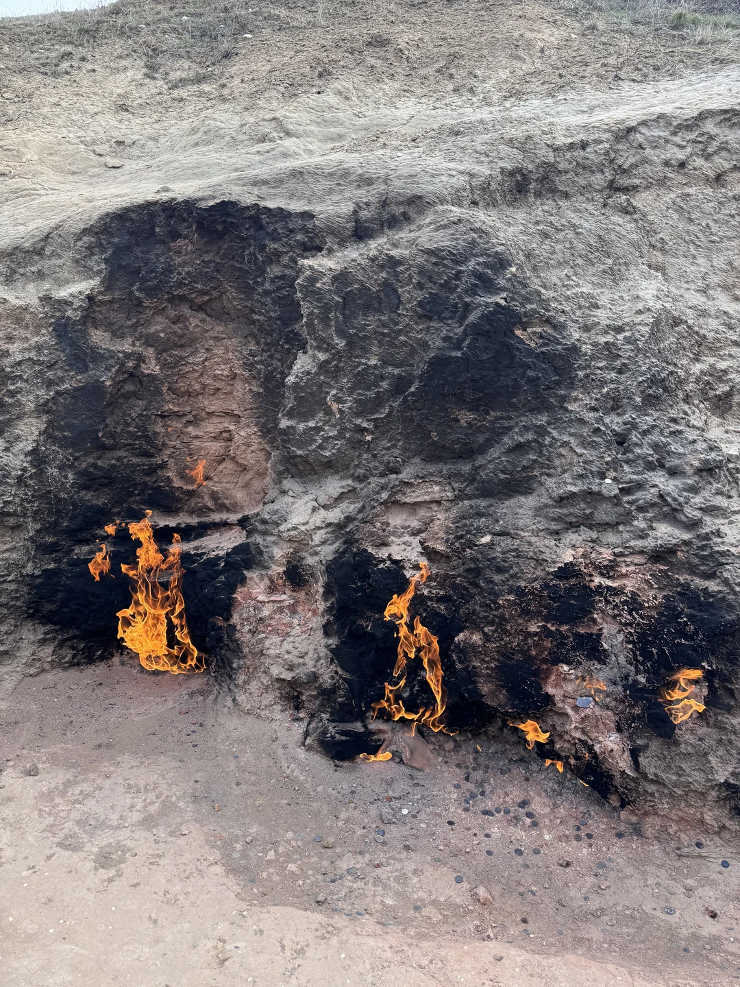 Недавно были на экскурсии по горам Азербайджана — это было невероятно красиво! Потрясающие пейзажи, свежий воздух