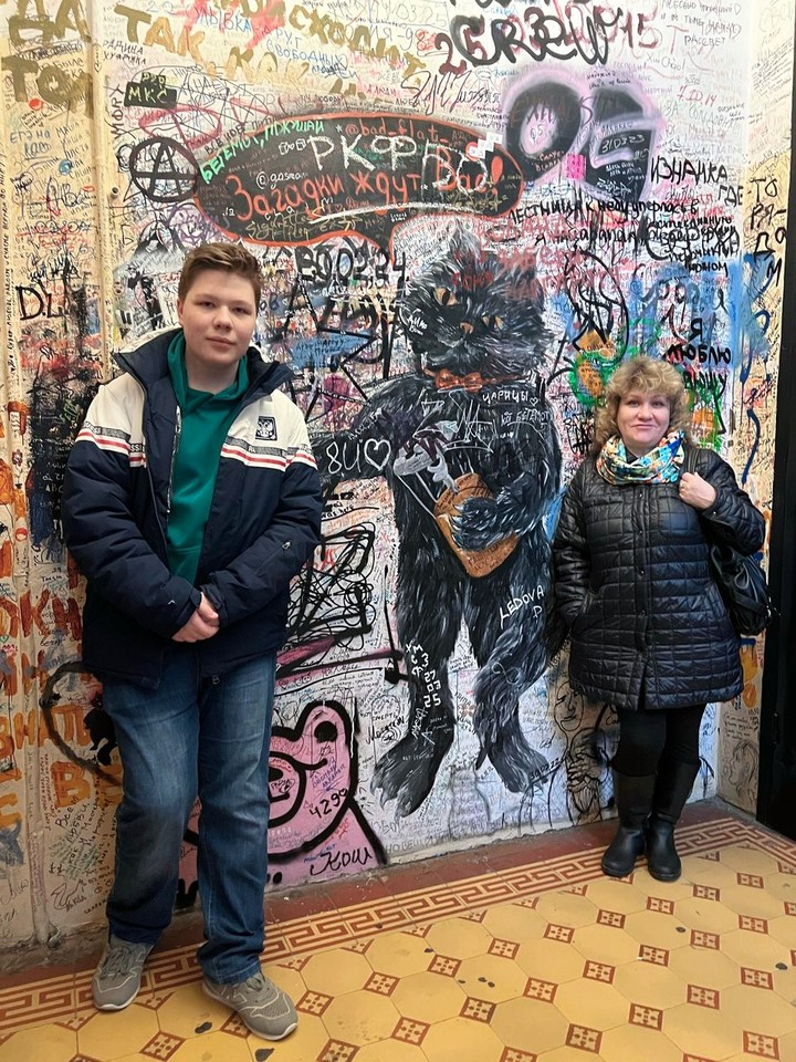 Мы были в Москве проездом, было совсем немного времени, решили побродить по местам Мастера и Маргариты
