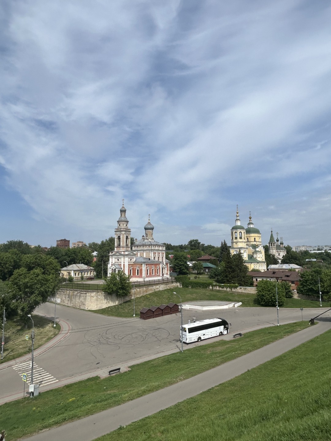 Посетили Серпухов 31 мая 2025. Сопровождал экскурсовод Александр Иванов. Человек влюбленный в свой город, искренне переживающий