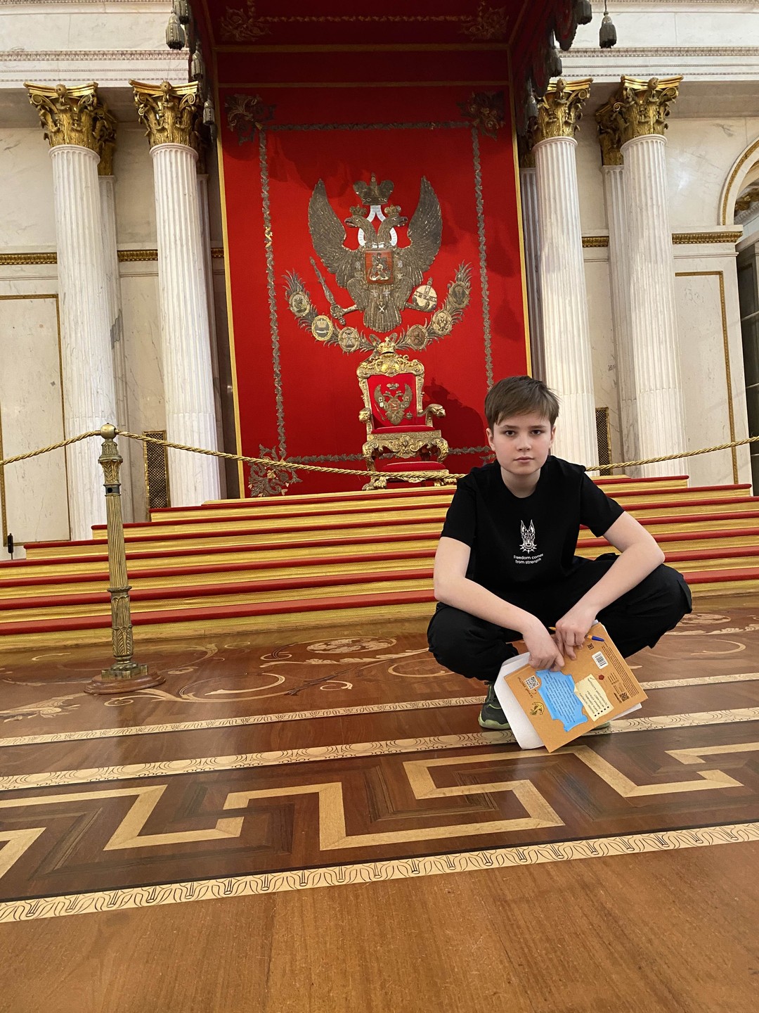 Это было первое знакомство с Эрмитажем для моего сына (11 лет). Я стремилась создать атмосферу дружелюбия