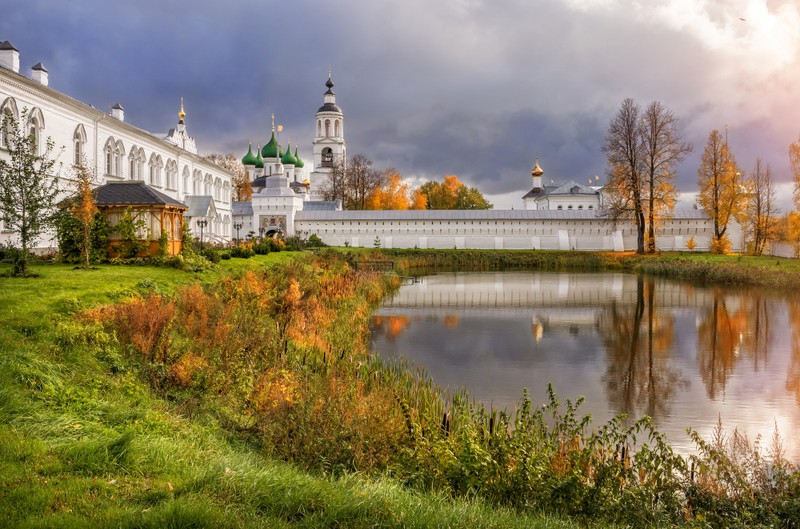 Из Ярославля - в старинный Толгский монастырь