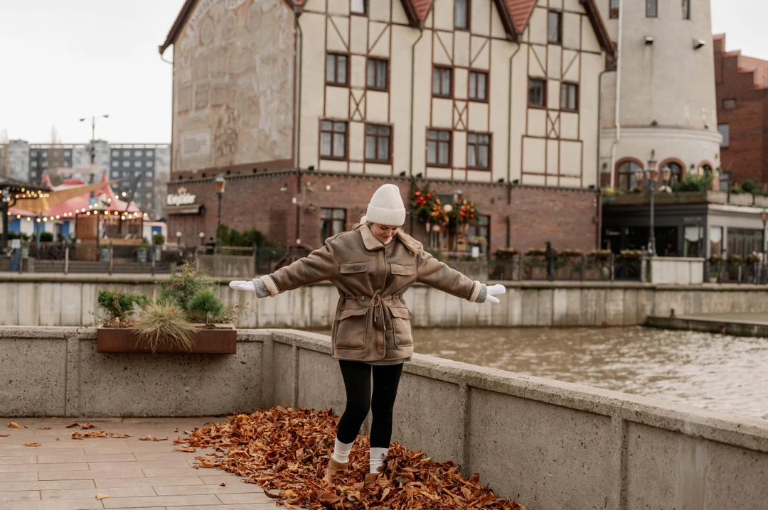 Приятная и милая девушка, легко было с ней по фотографироваться)) фотки получились отличными, а самое главное
